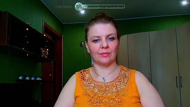 Snapshot of VeronikawGold chatting on June 2026 08:28:02 AM VeronikawGold online show from June 2026 08:28:02 AM