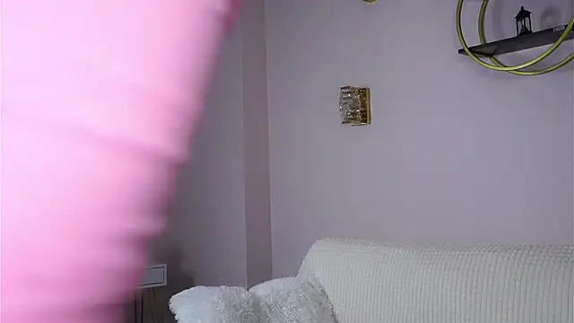 SunnivaCovil online show from November 2025 02:46:01 PM