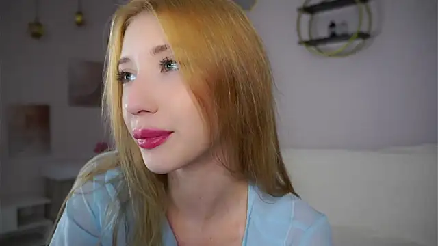 SunnivaCovil online show from December 2025 02:58:02 PM