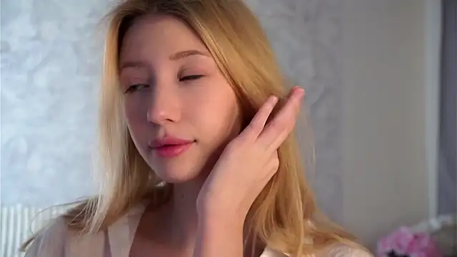 SunnivaCovil online show from April 2026 03:11:01 PM