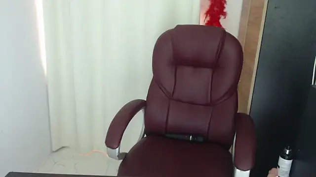 Mature 2025 online show from June 2026 03:47:01 PM