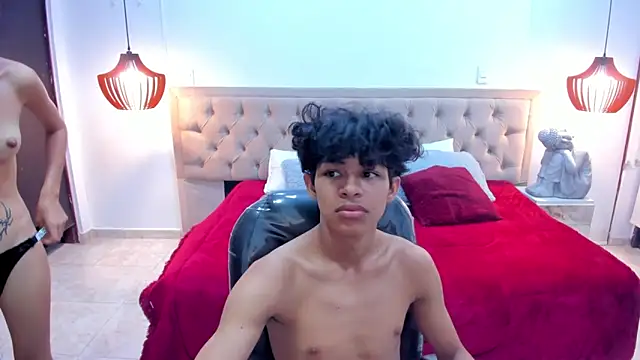 leslieanddrako online show from November 2025 10:56:01 PM