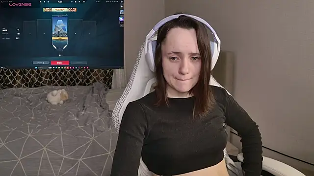 Luna Loveee online show from January 2026 04:25:01 AM