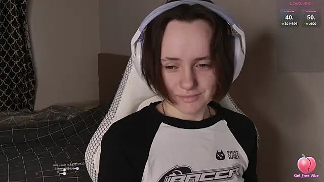 Luna Loveee online show from April 2026 04:02:02 AM