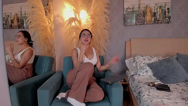 Lucia Brown  online show from March 2026 03:30:01 PM