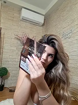 Bella Posh online show from February 2026 12:14:02 PM