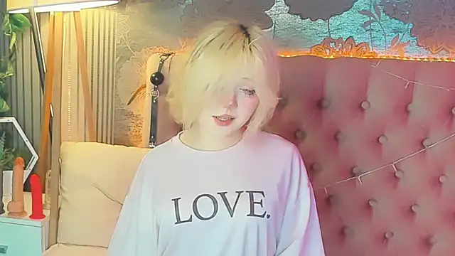 Snapshot of EmilyAngells chatting on July 2026 08:50:01 AM EmilyAngells online show from July 2026 08:50:01 AM