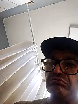 Mrpito7878 online show from April 2026 09:18:02 PM