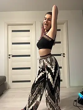 Mazzekyn online show from November 2025 07:14:01 PM