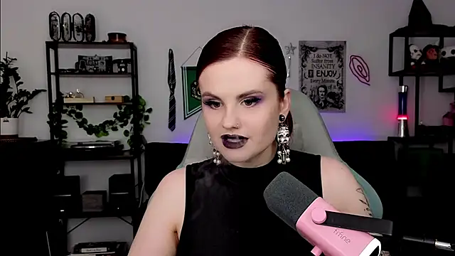 Della Ideal online show from March 2026 06:33:01 PM