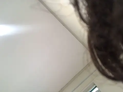 KiaraCut online show from May 2026 07:56:02 PM