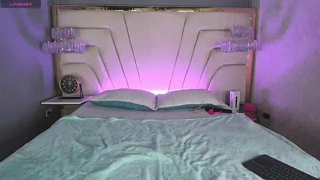 nathalya summer online show from April 2026 09:48:01 PM