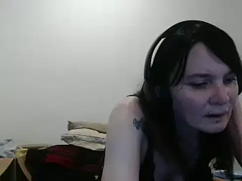 Snapshot of Hotmodel1984 chatting on May 2026 04:48:02 PM Hotmodel1984 online show from May 2026 04:48:02 PM