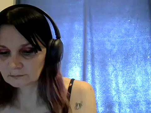 Snapshot of Hotmodel1984 chatting on May 2026 05:29:01 PM Hotmodel1984 online show from May 2026 05:29:01 PM