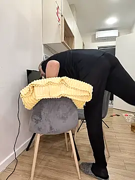  KissMyAss  online show from April 2026 04:51:01 PM