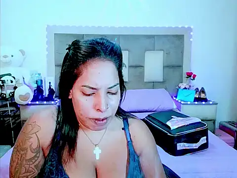 Snapshot of indiantopaz694u chatting on May 2026 04:53:01 AM indiantopaz694u online show from May 2026 04:53:01 AM