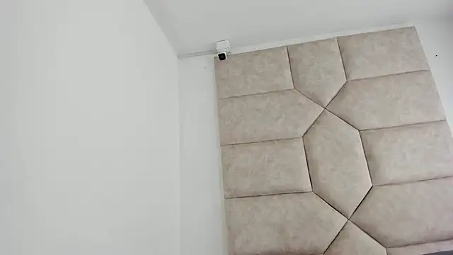 Snapshot of Vaiolett_Smith chatting on November 2025 02:39:02 PM Vaiolett Smith online show from November 2025 02:39:02 PM