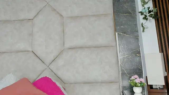 Snapshot of Vaiolett_Smith chatting on December 2025 12:21:02 PM Vaiolett Smith online show from December 2025 12:21:02 PM