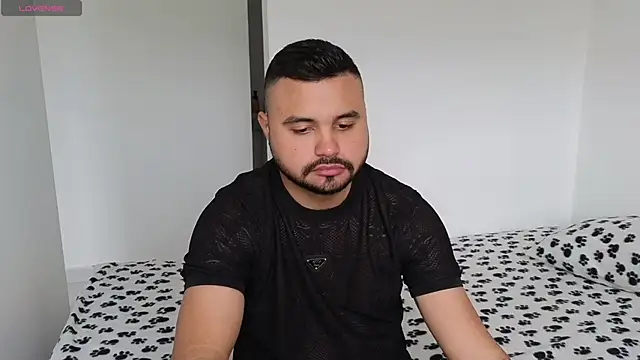 Snapshot of khalidferrer chatting on March 2025 01:05:02 PM khalidferrer online show from March 2025 01:05:02 PM