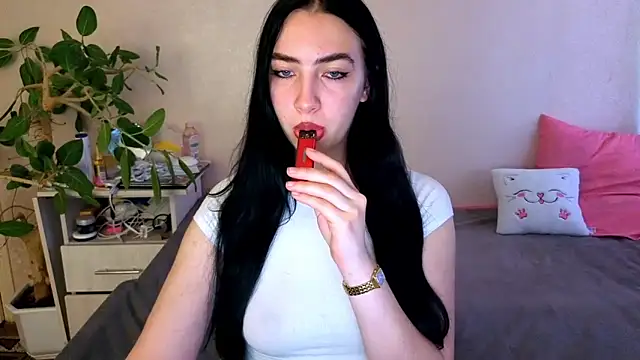 Snapshot of WildKittenX_ chatting on June 2026 03:59:02 AM WildKittenX online show from June 2026 03:59:02 AM