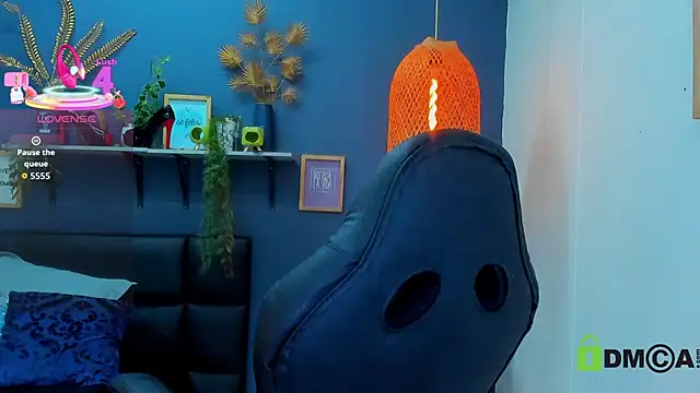 yessila parker online show from April 2026 08:50:01 AM