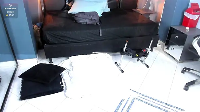 Melissa 23  online show from April 2026 11:57:01 AM