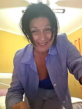 Melody73 online show from February 2026 06:48:01 PM