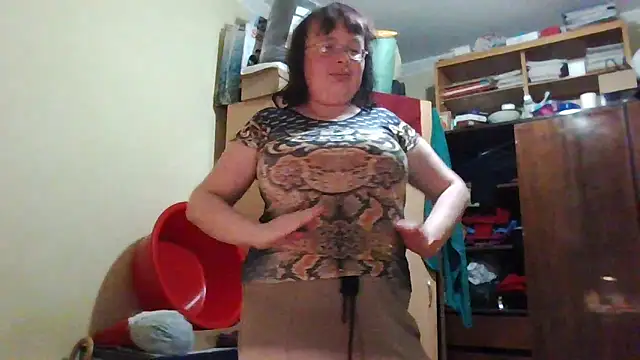 Queen-Elizabeth-25 online show from March 2025 07:39:01 PM