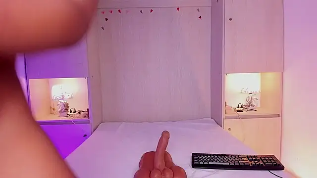 BeverlySteel online show from March 2026 08:05:02 PM