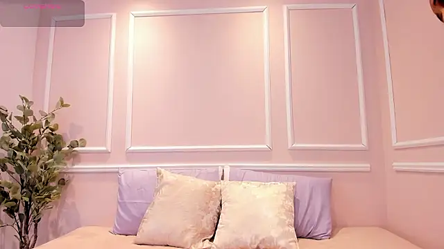 Snapshot of Lucy_Canel chatting on February 2026 07:39:02 PM Lucy Canel online show from February 2026 07:39:02 PM