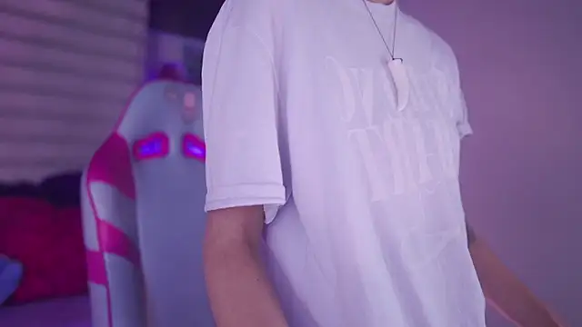 tommy blue online show from April 2026 01:17:01 AM