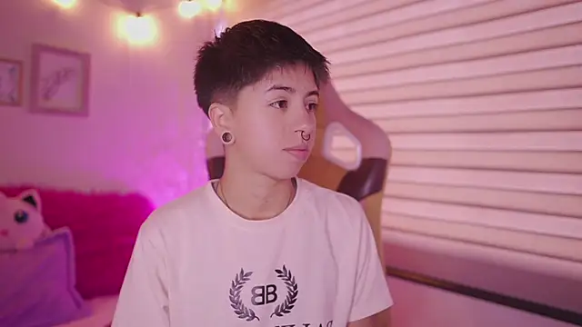 tommy blue online show from April 2026 12:32:02 PM