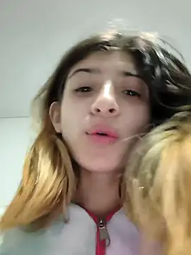 KratosAfroditacs online show from February 2026 10:52:01 PM