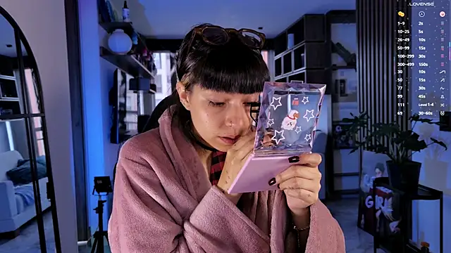 Saraa Desiree online show from April 2026 02:39:01 PM