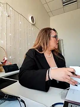 Juicy PeachLux online show from March 2026 07:03:02 AM