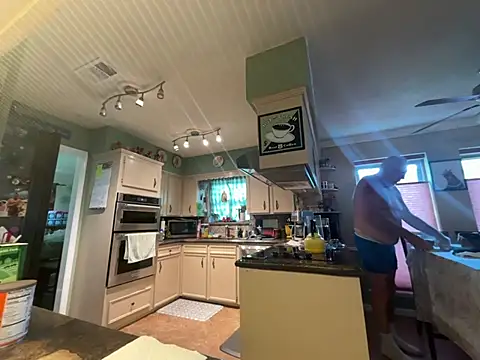 superbearboss online show from July 2026 01:52:01 PM
