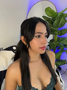  Emily Thompson  online show from July 2026 02:28:01 AM