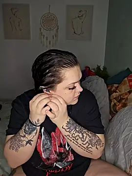 Saucy-Serenity online show from April 2026 07:19:02 PM