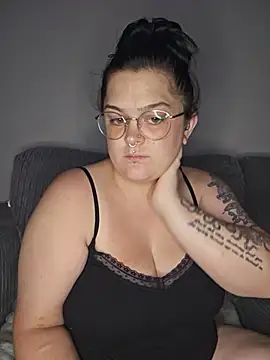 Snapshot of Saucy-Serenity chatting on July 2026 10:34:02 PM Saucy-Serenity online show from July 2026 10:34:02 PM