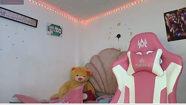 charlotte walker1 online show from April 2026 10:22:01 PM