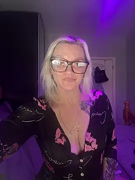 Curvy-Cleo online show from February 2026 12:09:01 PM