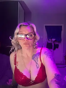 Curvy-Cleo online show from April 2026 08:44:01 PM