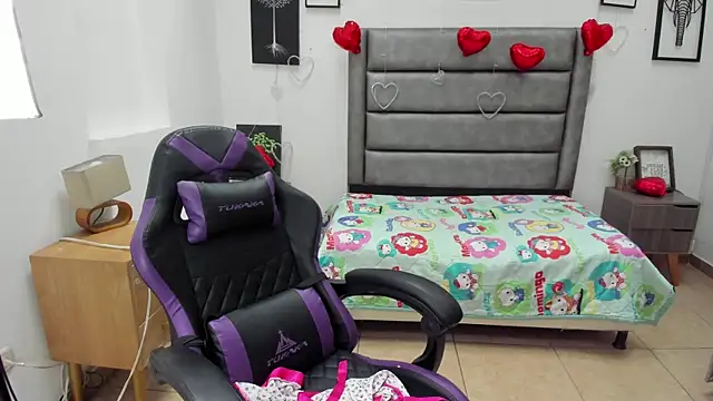 Tania Duque online show from April 2026 01:50:02 PM