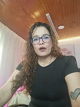 Snapshot of Rose_Thompson1 chatting on June 2026 01:26:02 PM Rose Thompson1 online show from June 2026 01:26:02 PM