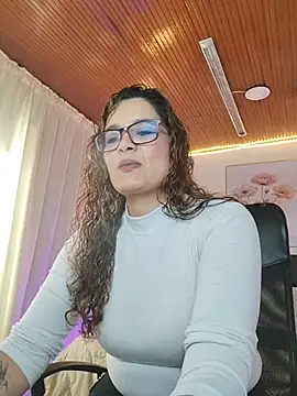 Snapshot of Rose_Thompson1 chatting on July 2026 01:39:02 PM Rose Thompson1 online show from July 2026 01:39:02 PM