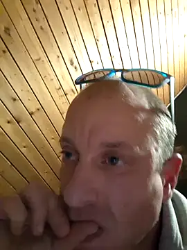 Snapshot of svenpfeifer chatting on March 2025 02:29:02 AM svenpfeifer online show from March 2025 02:29:02 AM