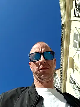 Snapshot of svenpfeifer chatting on March 2025 08:53:02 AM svenpfeifer online show from March 2025 08:53:02 AM