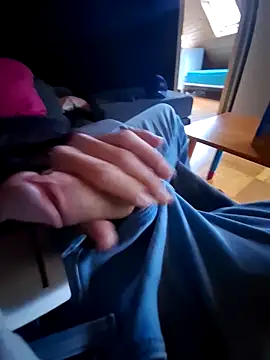 Snapshot of svenpfeifer chatting on March 2025 04:20:02 PM svenpfeifer online show from March 2025 04:20:02 PM