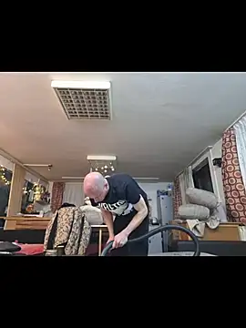 Snapshot of svenpfeifer chatting on December 2025 06:36:01 PM svenpfeifer online show from December 2025 06:36:01 PM