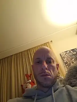 Snapshot of svenpfeifer chatting on February 2026 02:53:01 AM svenpfeifer online show from February 2026 02:53:01 AM